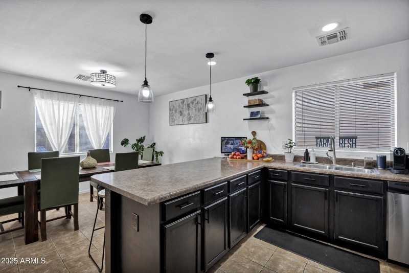 2119 W Central Ave-16