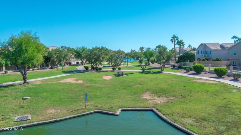 12_627_a4m_community-hdr