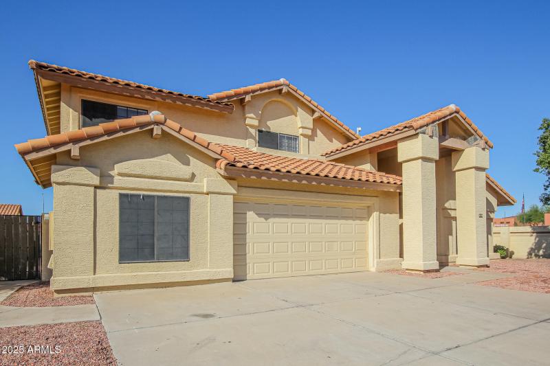 003-photo-front-view-14991721