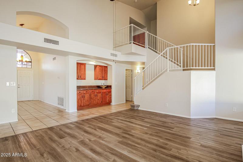 007-photo-dining-room-14991743