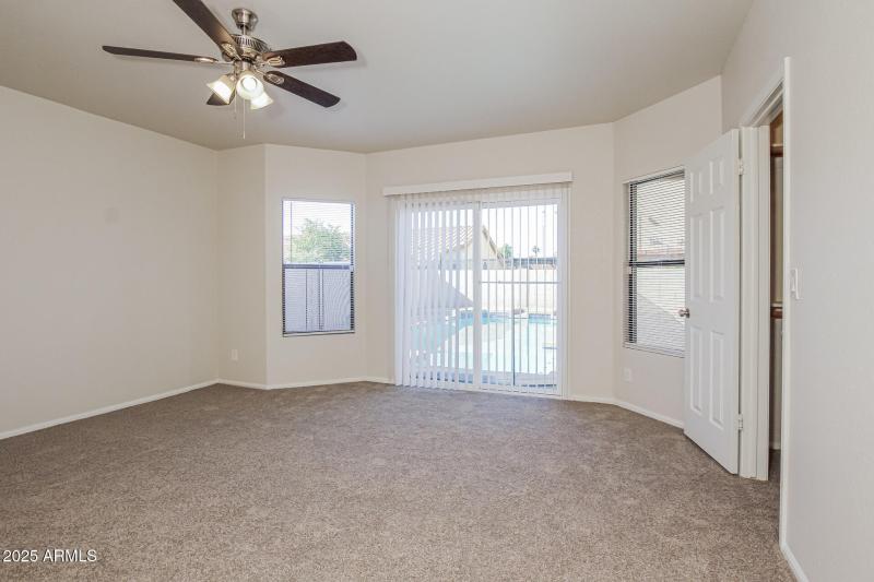 012-photo-main-bedroom-14991745