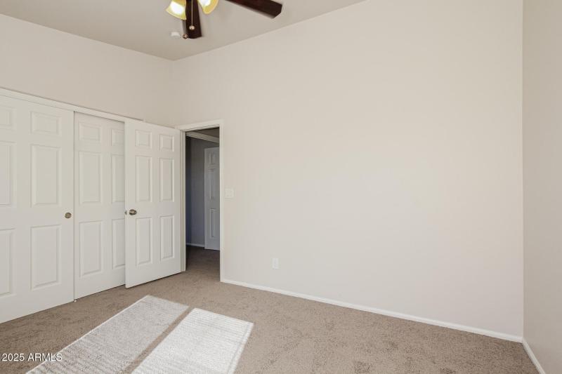 018-photo-bedroom-14991729