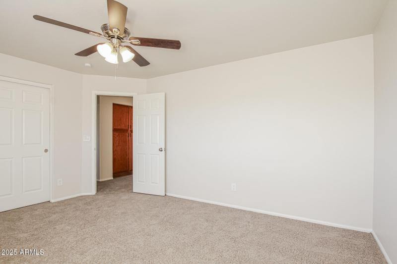 021-photo-bedroom-14991733