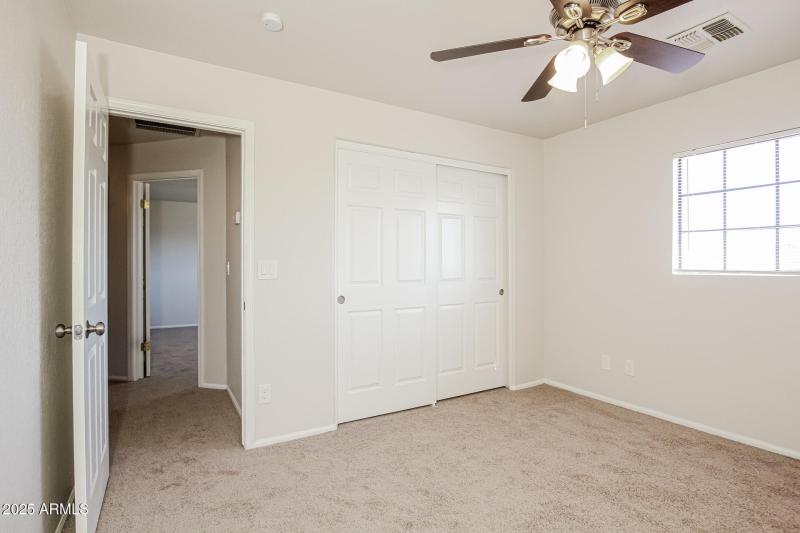 023-photo-bedroom-14991735