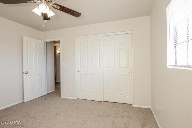 024-photo-bedroom-14991736