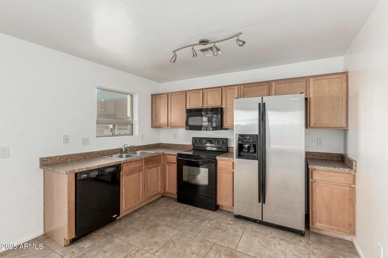 11 - Charter Oak 7596