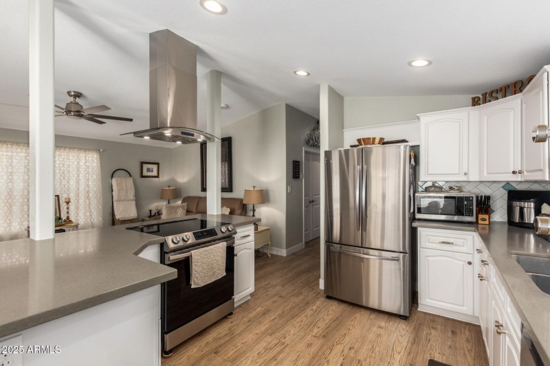 Light bright kitchen