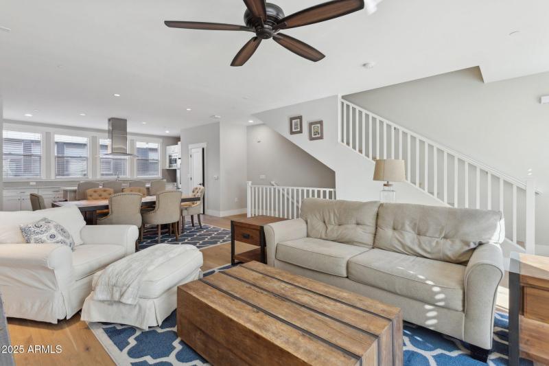 17-web-or-mls-1400-e-bethany-home-rd-22