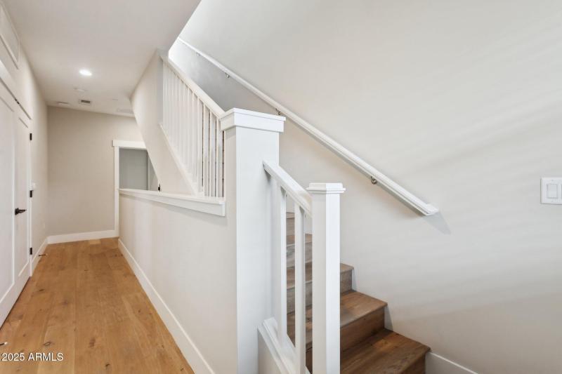 31-web-or-mls-1400-e-bethany-home-rd-22