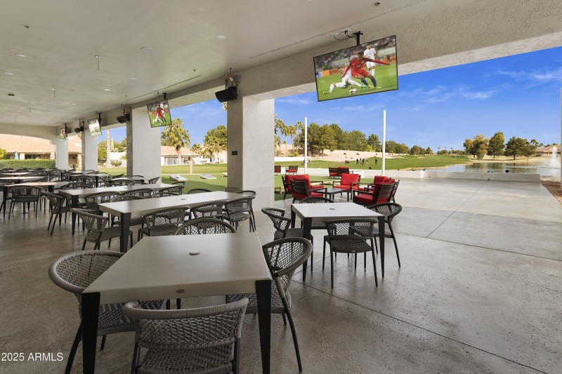 101 1 Grill on the Green (21) Open acces