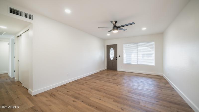 4981 W Michelle Dr-6