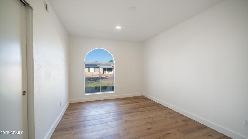 4981 W Michelle Dr-17