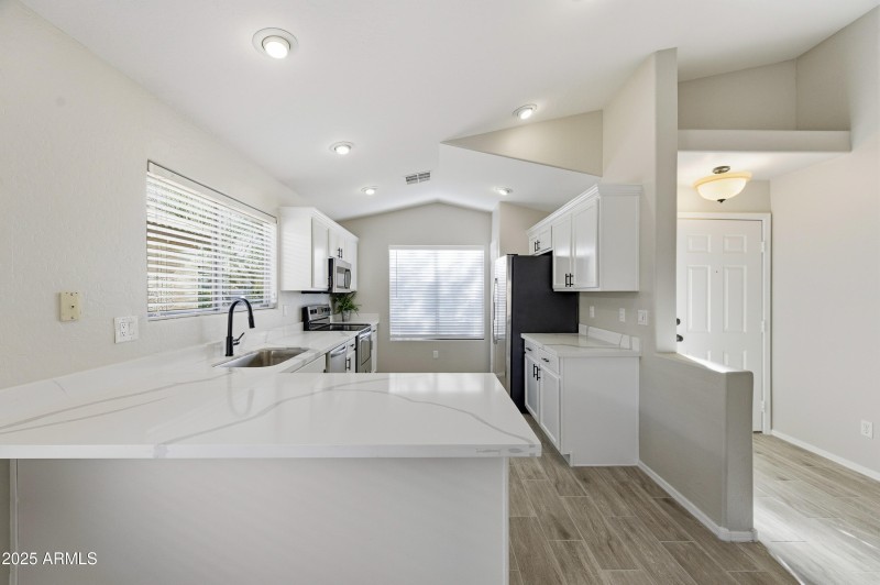 45526 W Windmill Dr-15