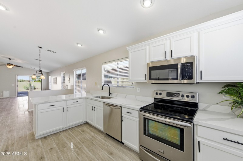 45526 W Windmill Dr-18