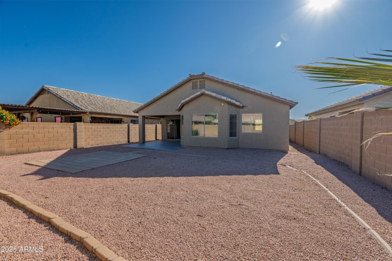 45526 W Windmill Dr-35
