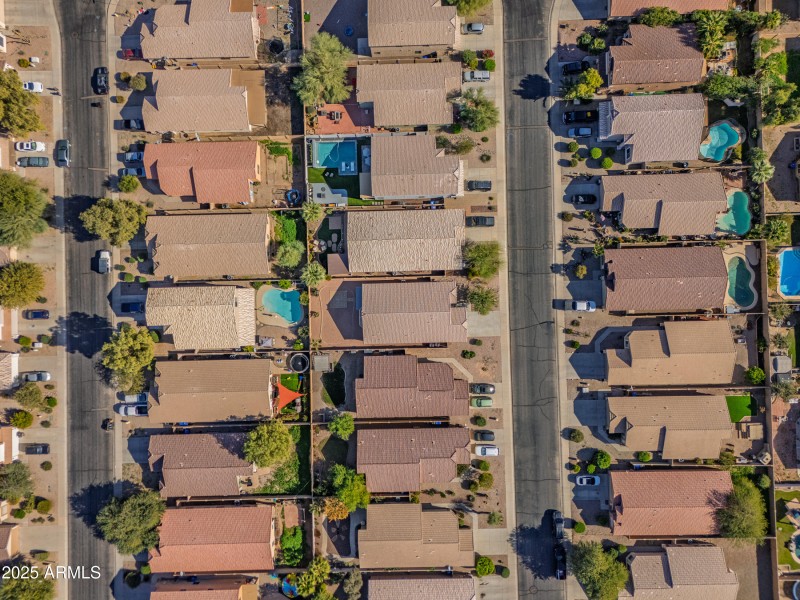 45526 W Windmill Dr-42