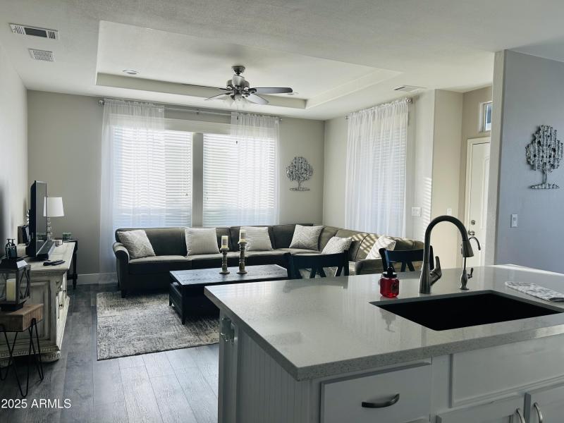 11) 64561-68fcfbc812dd6