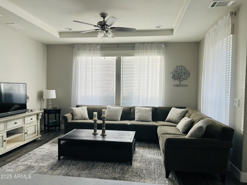 12) 64561-68fcfb3d44c2e