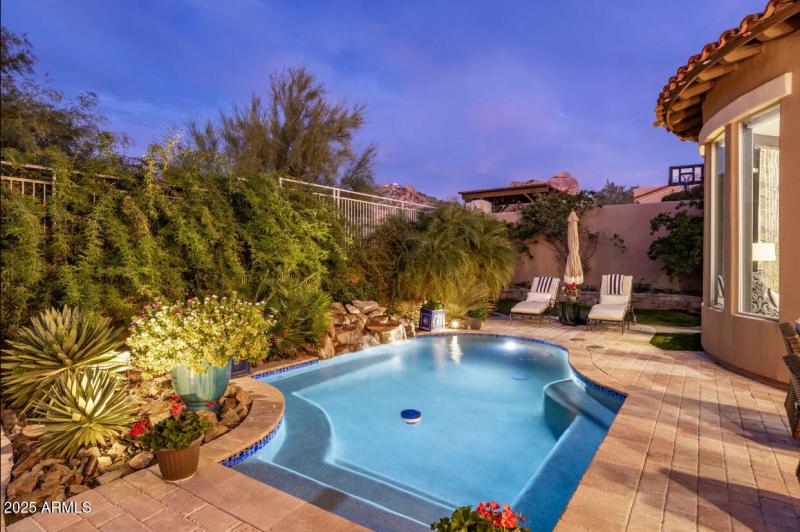 Heated Spool W/ Water Feature