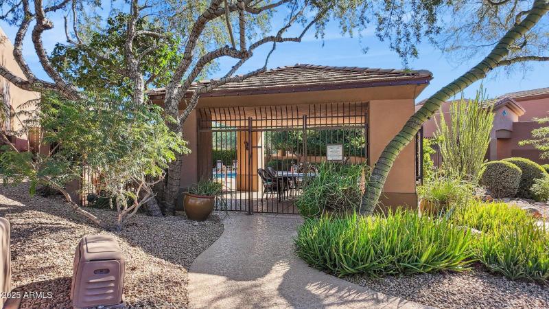 34-web-or-mls-11731-n-135th-pl