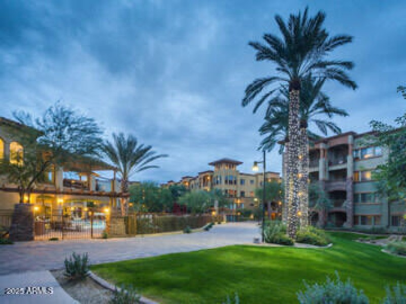 amenities-outdoor-dusk