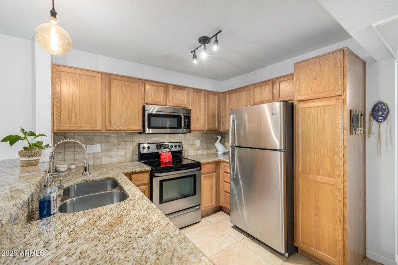 5122 E Shea Blvd 2097