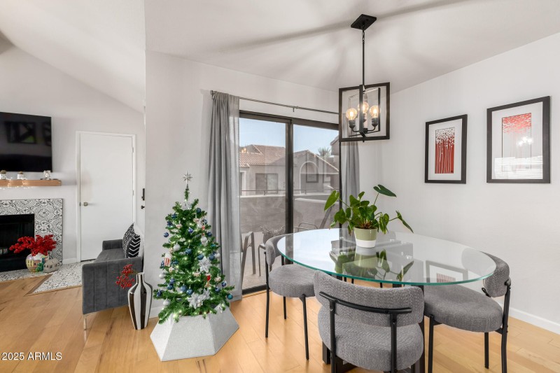 5122 E Shea Blvd 2097