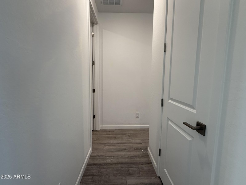 008_HallwayIMG_6342