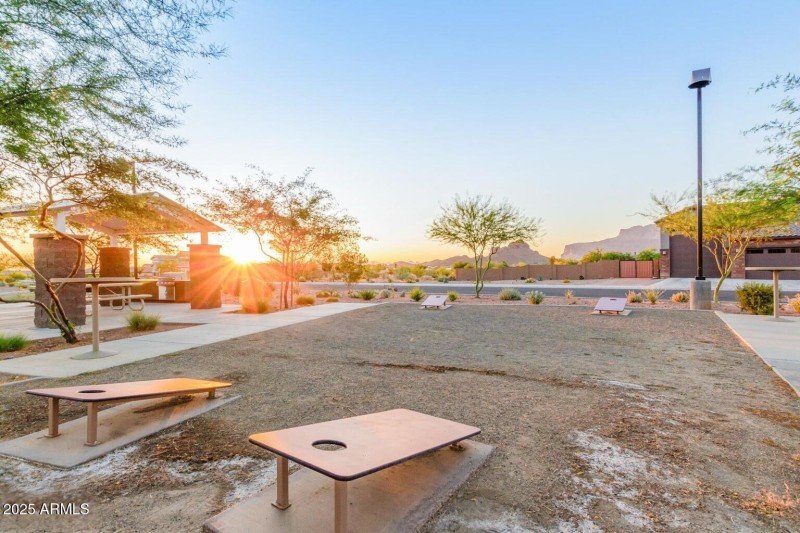 Peralta Canyon amenities