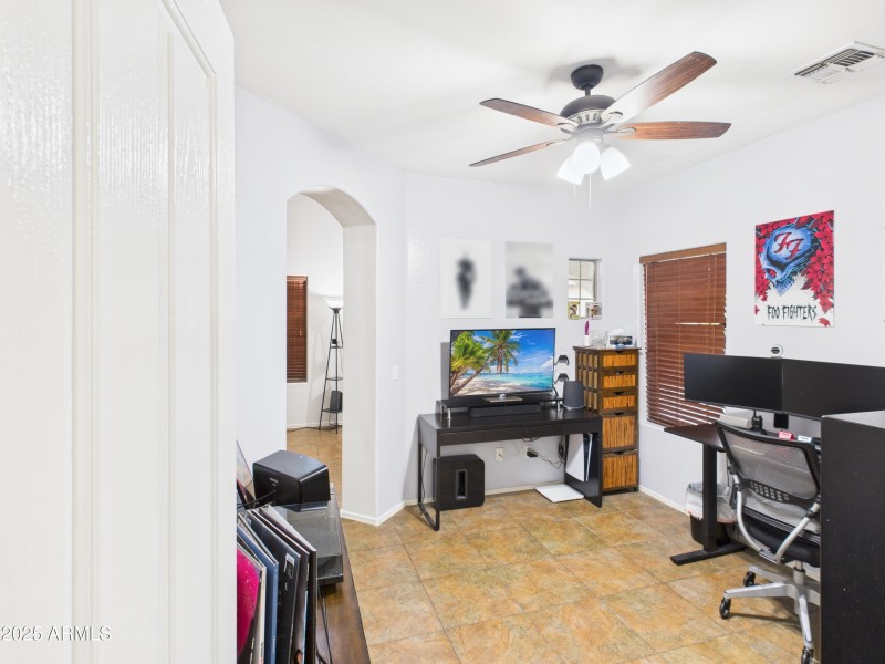 CAM04435G0-PR0019-STILL015