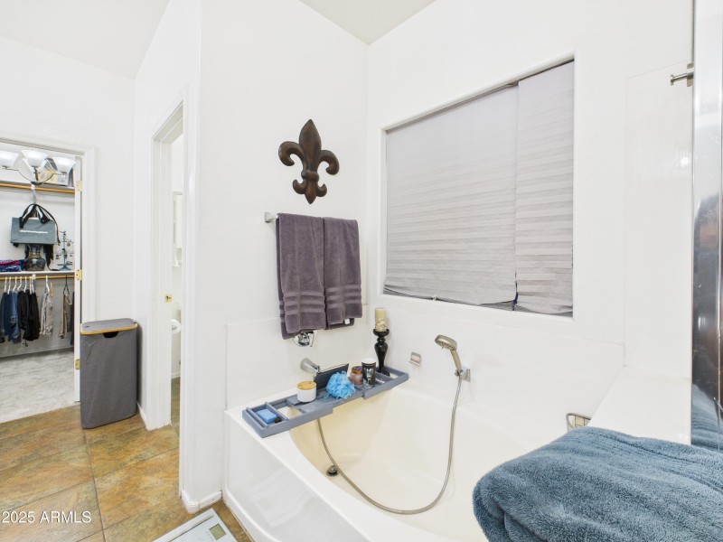 CAM04435G0-PR0019-STILL040