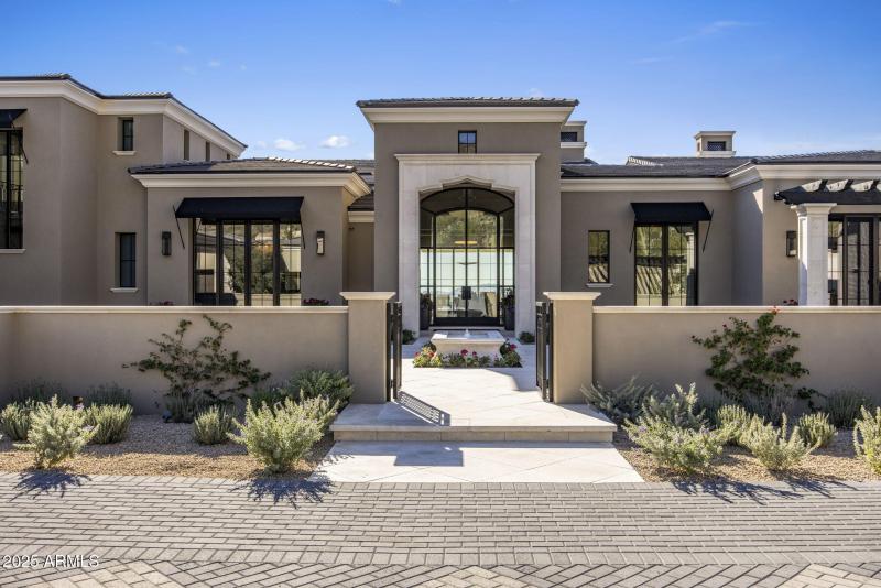 Striking Accents at Front