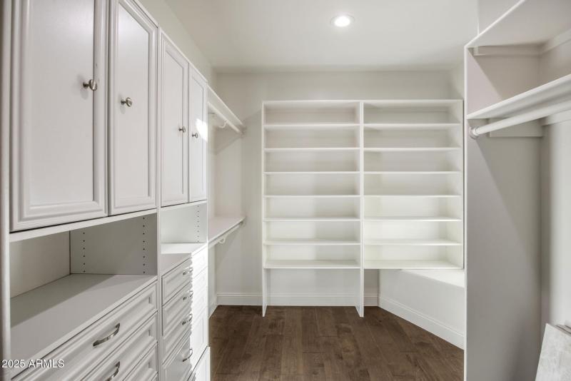 035_Primary Closet 2