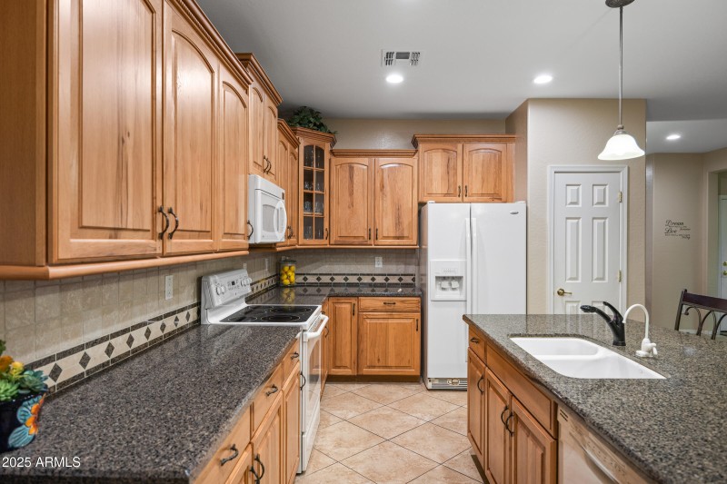 42457 W Candyland Pl-16