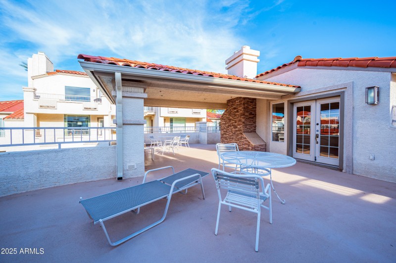 club_house_upper_deck_2