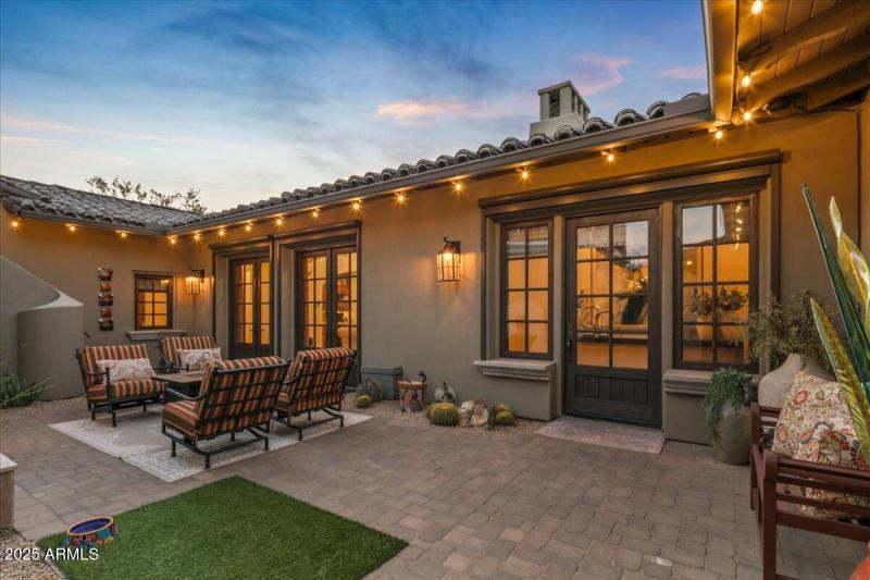 04-Front Court Yard Details