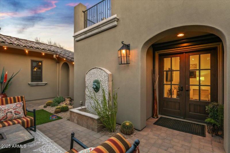 06-Guest Suite Entry