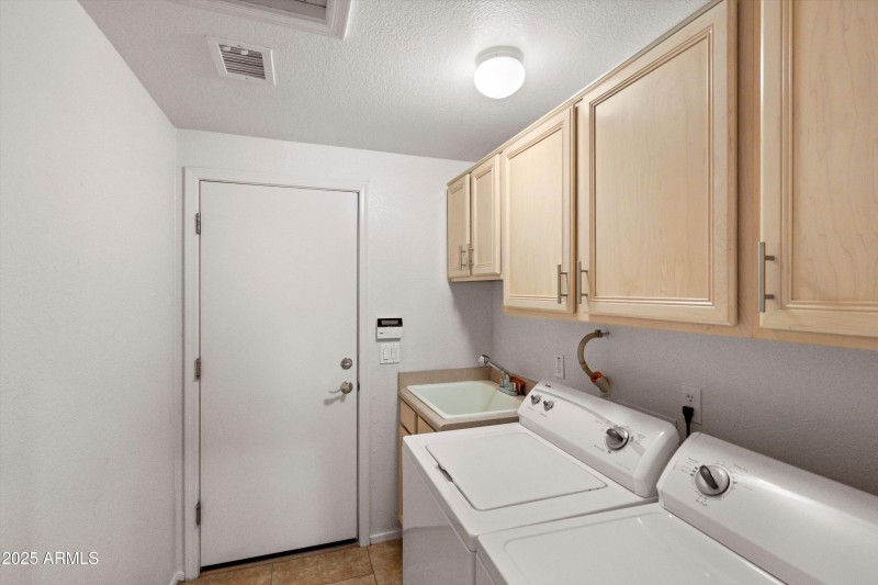 36-Laundry Room