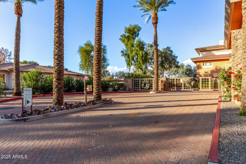 Sandalo Gated Community