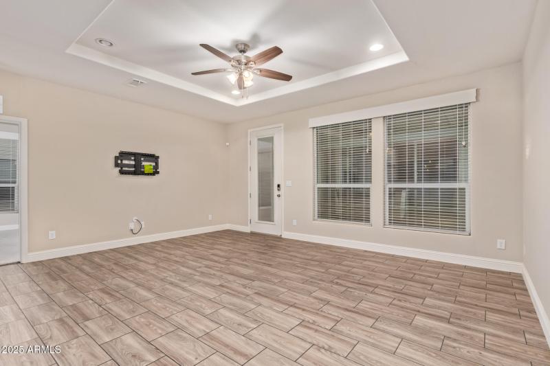 3301 S Goldfield RD 6039