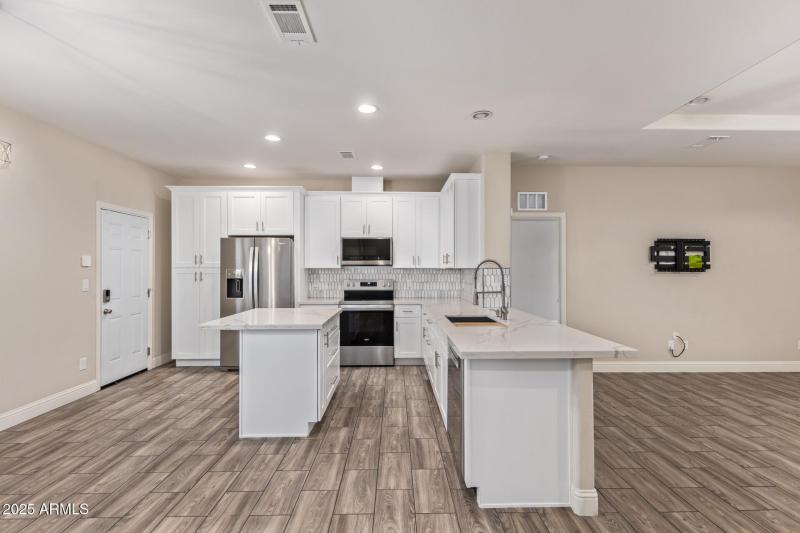 3301 S Goldfield RD 6039