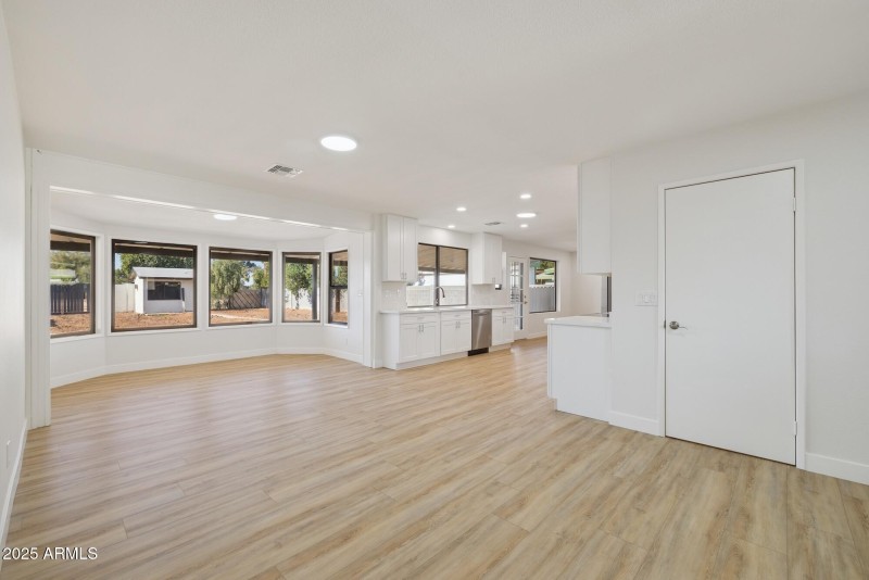 Kitchen / Dining / Breakfast