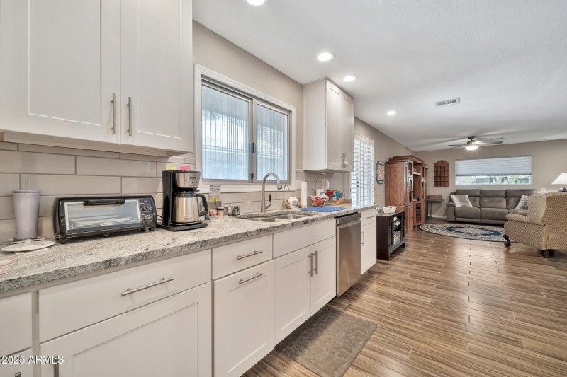 9866 W Highwood Ct-14_(2048)