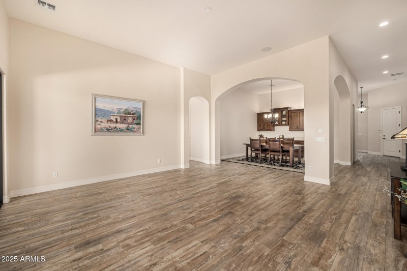 Living room / dining area