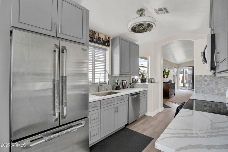 8-web-or-mls-16629 S 44th Pl-11