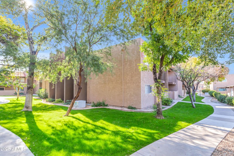 5525 E Thomas Rd F9-6