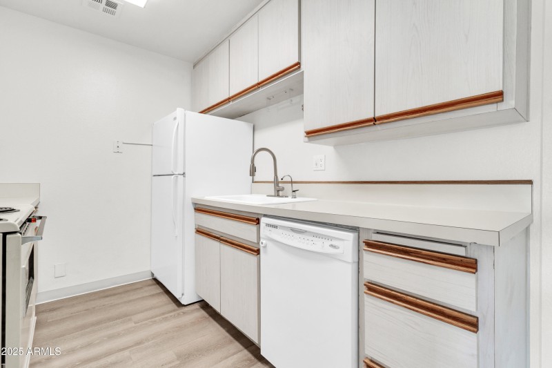 5525 E Thomas Rd F9-17