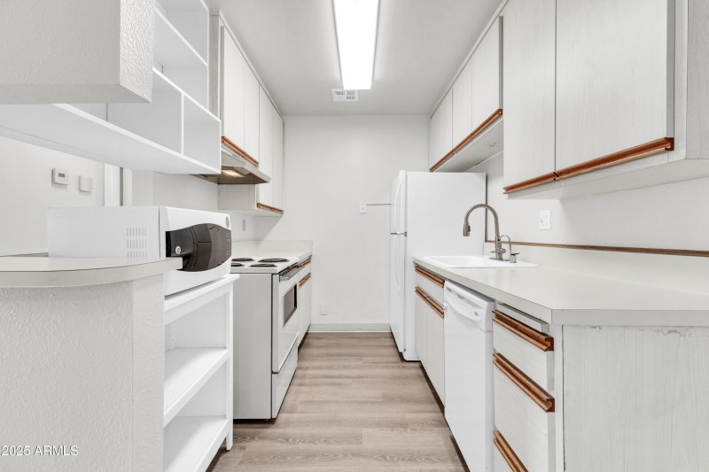 5525 E Thomas Rd F9-18