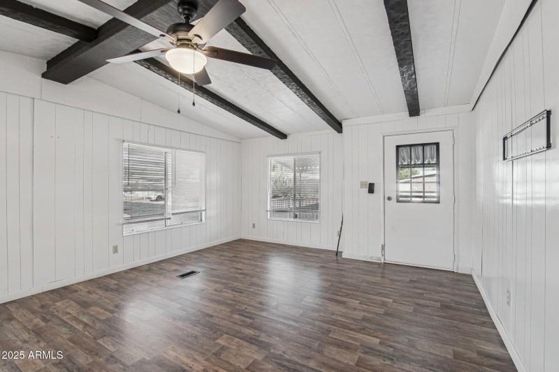 8-web-or-mls-E Broadway Rd-S0412-008