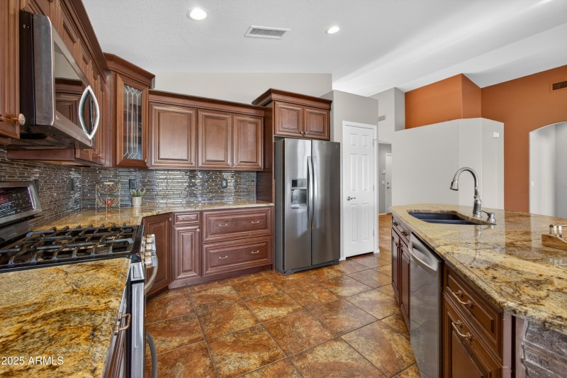 Thick beveled graite countertops